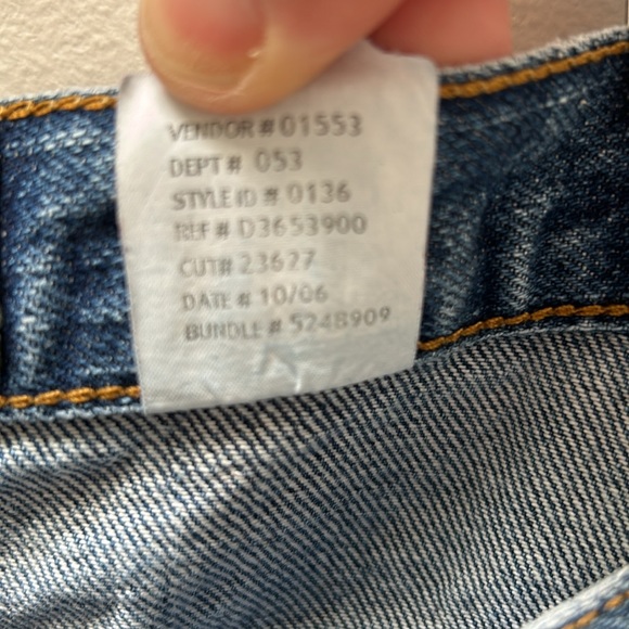 Eddie Bauer Size 31 x L32 relaxed fit - Picture 9 of 9